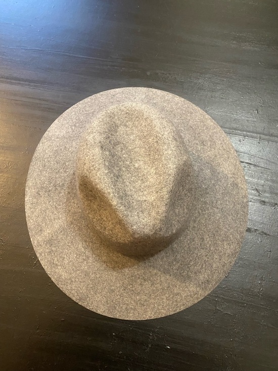 NWOT Gigi Pip: Wool hat & vegan leather band main image 16